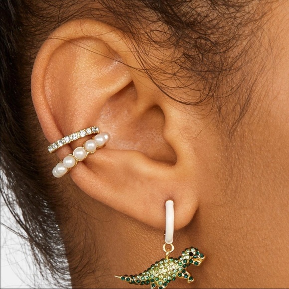 Jewelry - Pearl Ear Cuff